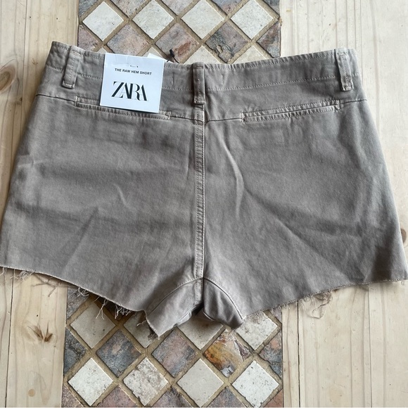 Zara NWT High Waisted ‘The Raw Hem Short’ - Picture 4 of 11